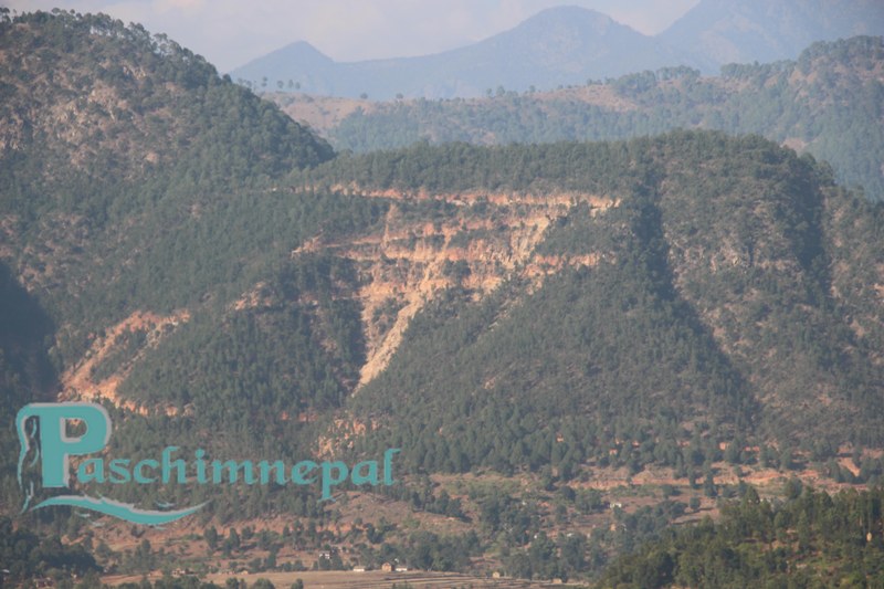 मध्यपहाडी राजमार्गको अछामको कालिकास्थान सडक खण्ड ।