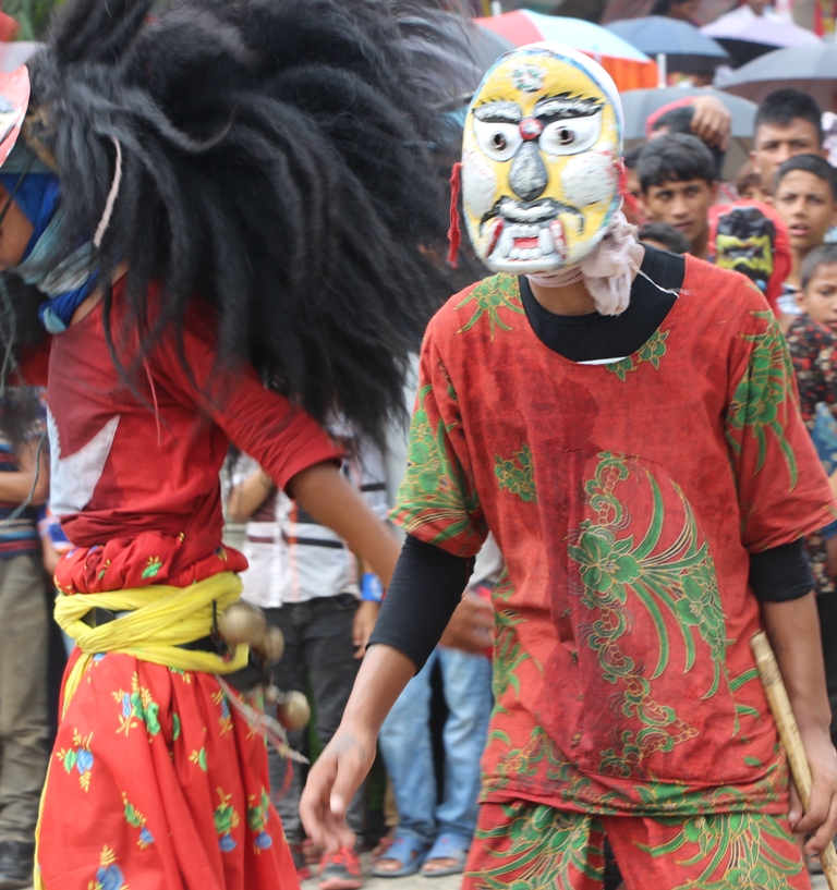 लाखे नाचका ११ तस्वीर हेर्नुहोस् ।