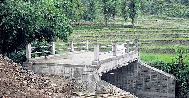 पन्तुरा नदीमा पक्की पुल निर्माण