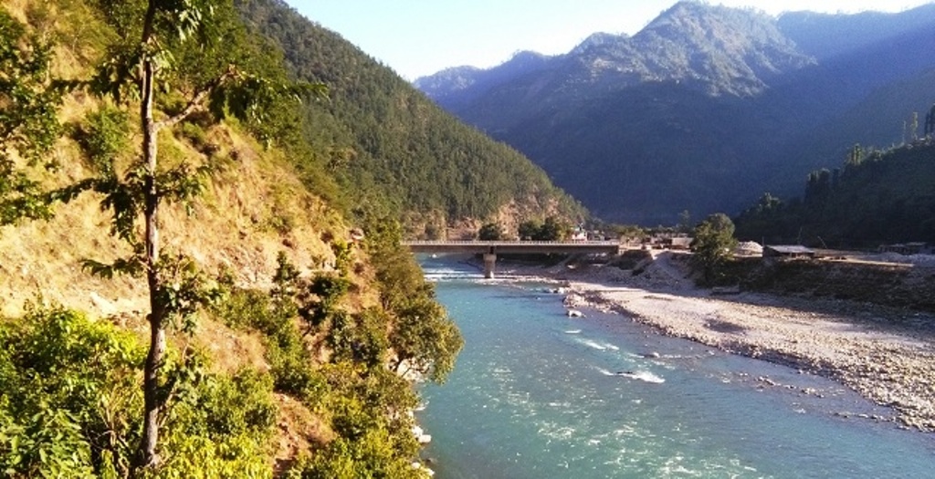 पुल त बन्यो, सडक बनेन