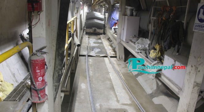 भेरी–बबई डाइभर्सन आयोजना : पाँच महिनामा ३५ सय मिटर सुरुङ खनियाे