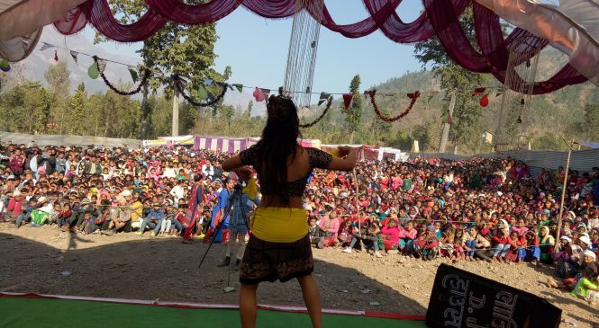 बोटेचौर महोत्सवमा ओइरिदै दर्शक
