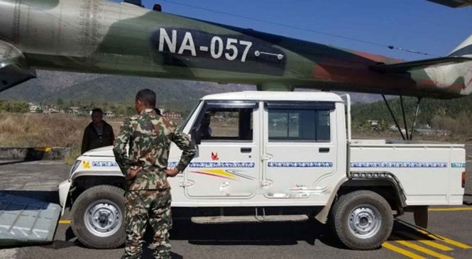 हुम्ला सदरमुकाममा चलाउन हेलिकोप्टरबाट गाडी ल्याइयो