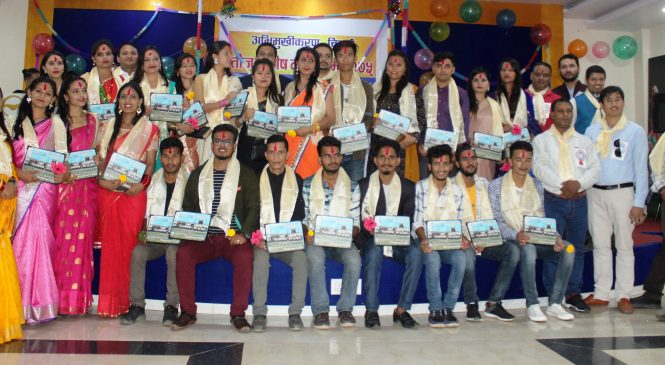 सिद्धपाइला क्याम्पसले गर्याे अागन्तुक विद्यार्थीसंग अभिमुखिकरण