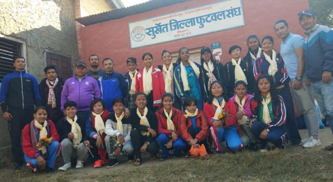 कर्णालीबाट खेलाडी टाेलीकाे विदाइ