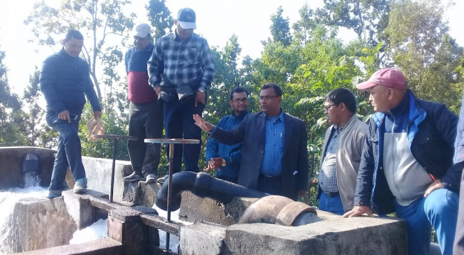 खानेपानी संकट टार्न उपत्यकामा दमाई खोलाबाट पानी ल्याइँदै