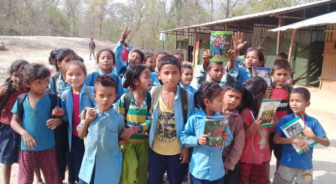 विस्थापित बालबालिकासंग जन्माेत्सव मनाउने खत्री