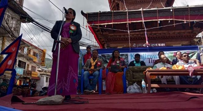 जुम्ला पुगेर मन्त्री केसीले भनिन् : ढुक्क भएर स्याउ फलाउनुहोस्, बजारीकरण सरकारले गर्छ