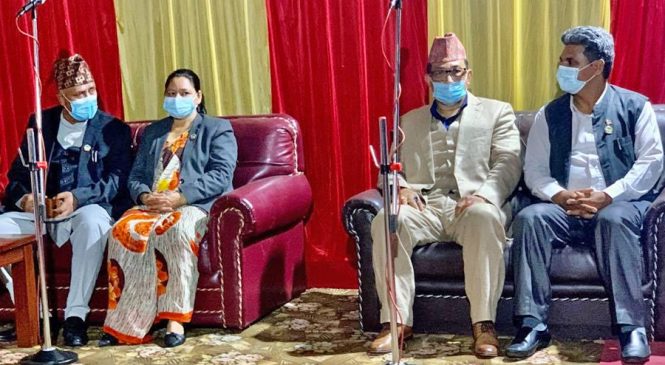 नवनियुक्त मुख्यमन्त्रीसहित ४ जना मन्त्रीले लिए शपथ