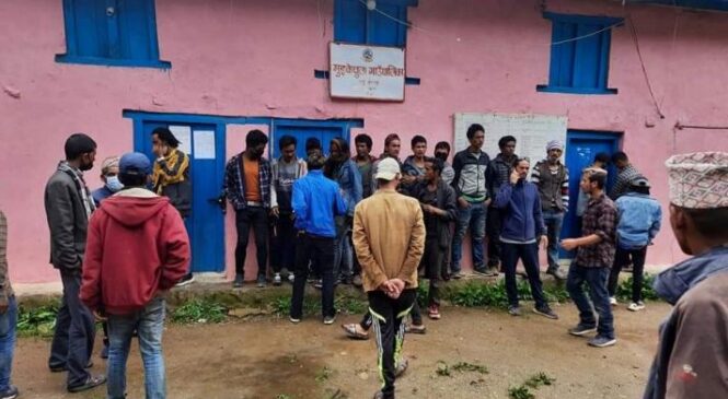 गाउँपालिकामा तालाबन्दी