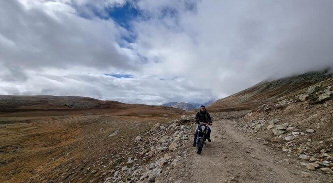 मोटरसाईकलबाटै पहिलो पटक मानसरोवर कैलाश दर्शन