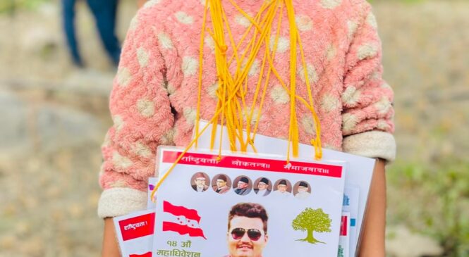 बाबाको प्रचारमा ७ वर्षका छोरा आदित्य