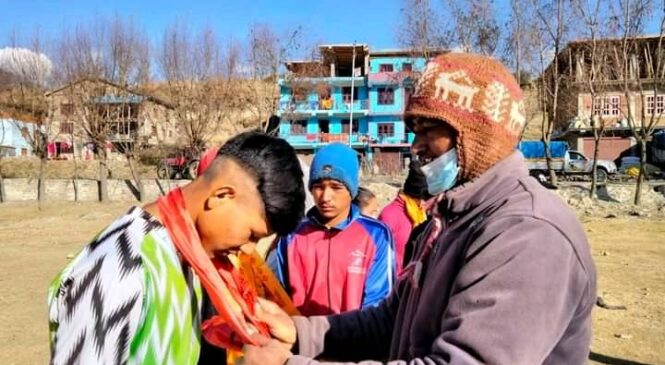 कर्णाली स्पोर्ट क्लबद्धारा उपाधि जित्ने खेलाडीलाई सम्मान (फोटो फिचर )