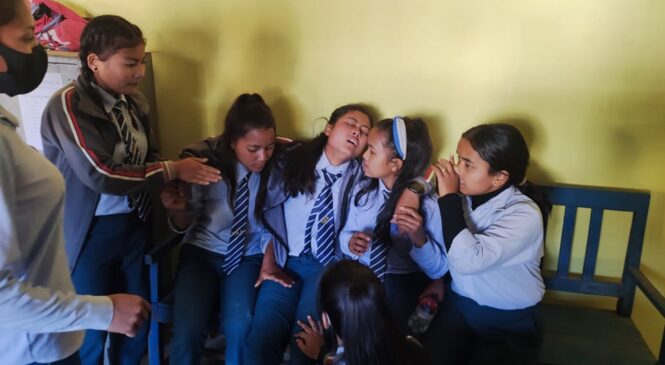 छात्रा बेहोस हुन थालेपछि विद्यालय बन्द