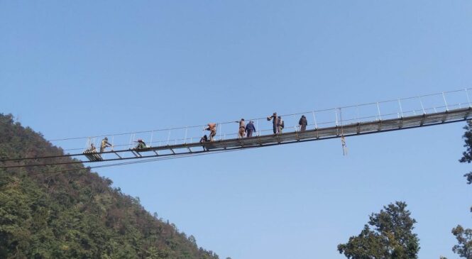 निर्माणाधीन झोलुङे पुलको पर्खाल भत्किँदा पाँचजनाको मृत्यु