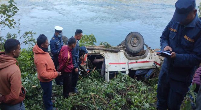 चौरजहारीमा भएकाे जिप दुर्घटनामा गम्भीर घाइते दुईको मृत्यु