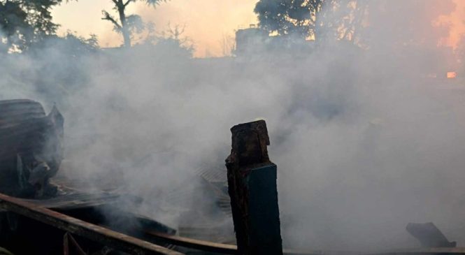 आगलागी हुँदा अस्पतालसहित ८ वटा पसलमा क्षति