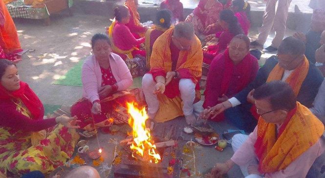 व्यास गुफामा तीन दिने पञ्च कुण्डिय गायत्रीयज्ञ