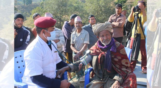 राउटेहरूले गराए औषधाेपचार