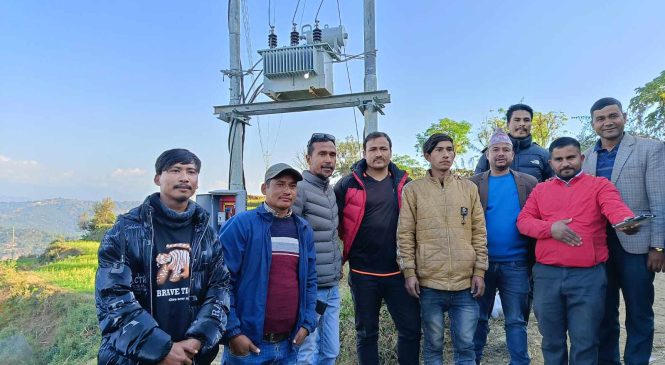 विकट बस्तीमा विद्युत् पुग्दा स्थानीय खुसी