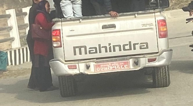 रातो प्लेट लेखेर आठविस नगरपालिकाबाट गाडी दुरुप्रयोग