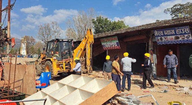 दोस्रो पटक भत्काईयो वीरेन्द्रनगरको अवैध संरचना