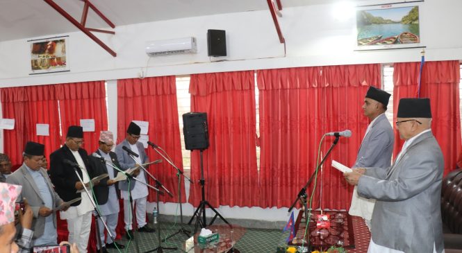 कर्णालीमा ४ मन्त्री र एक राज्यमन्त्रीले खाए शपथ