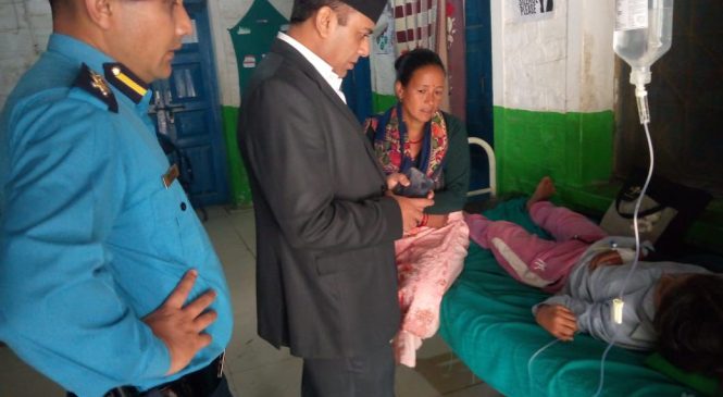 दैलेखमा चट्याङ लागेर शिक्षक र विद्यार्थी घाईते