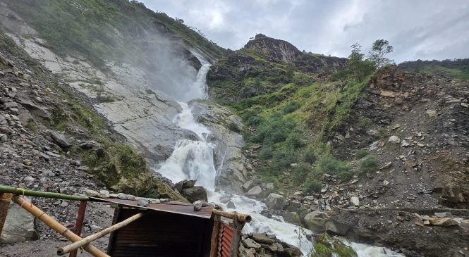 आहा रुप्से झरना
