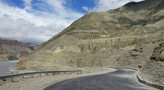 कागबेनी-छुसाङ खण्ड कालोपत्र गर्न ५० करोड बजेटको स्रोत सुनिश्चित