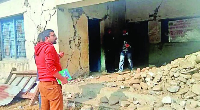भूकम्प प्रभावित जिल्ला : कर्णाली सरकार ७० विद्यालय र स्वास्थ्य संस्था पुनर्निर्माण गर्दै