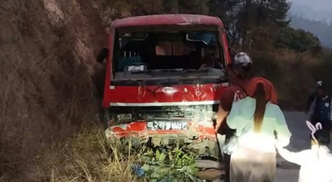 पिकनिकबाट फर्किएकाे स्कुल बस दुर्घटना, दुई विद्यार्थीकाे मृत्यु