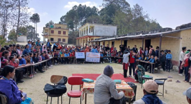 लोकगीत तथा नृत्य प्रस्तुत