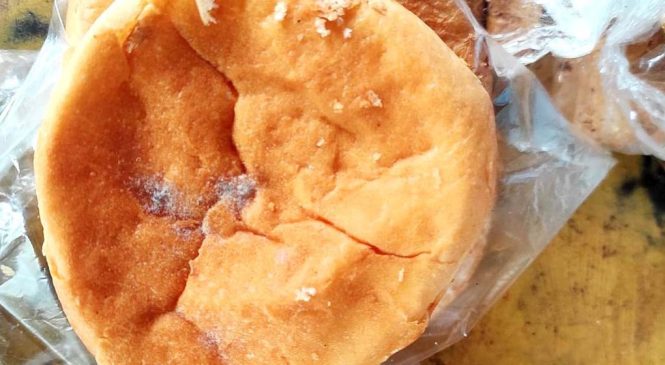 ढुसी परेको पाउरोटीबारे गुनासो गर्दा ग्राहक कुटिए