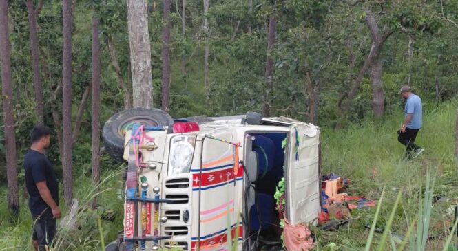 दसैं सुरु भएसँगै कर्णाली राजमार्गमा दुर्घटना, दुई जना गम्भीर घाइते