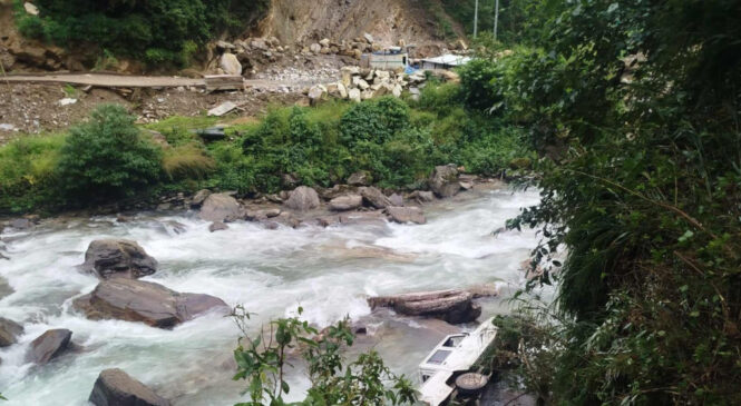 बागलुङको गलकोटमा जीप दुर्घटना, एकको मृत्यु, दुई घाइते
